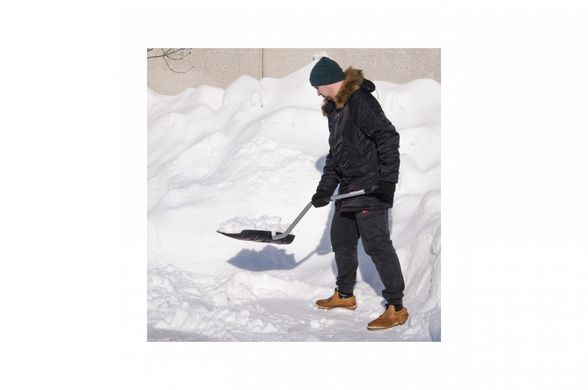 Лопата для снігу Intertool - 460 x 340 мм з ручкою 1080 мм (FT-2023)